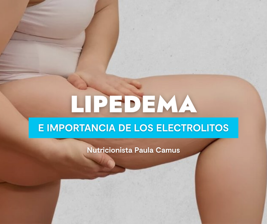 Mujer joven con lipedema sostiene una bebida de electrolitos sin azúcar de Amazing Care